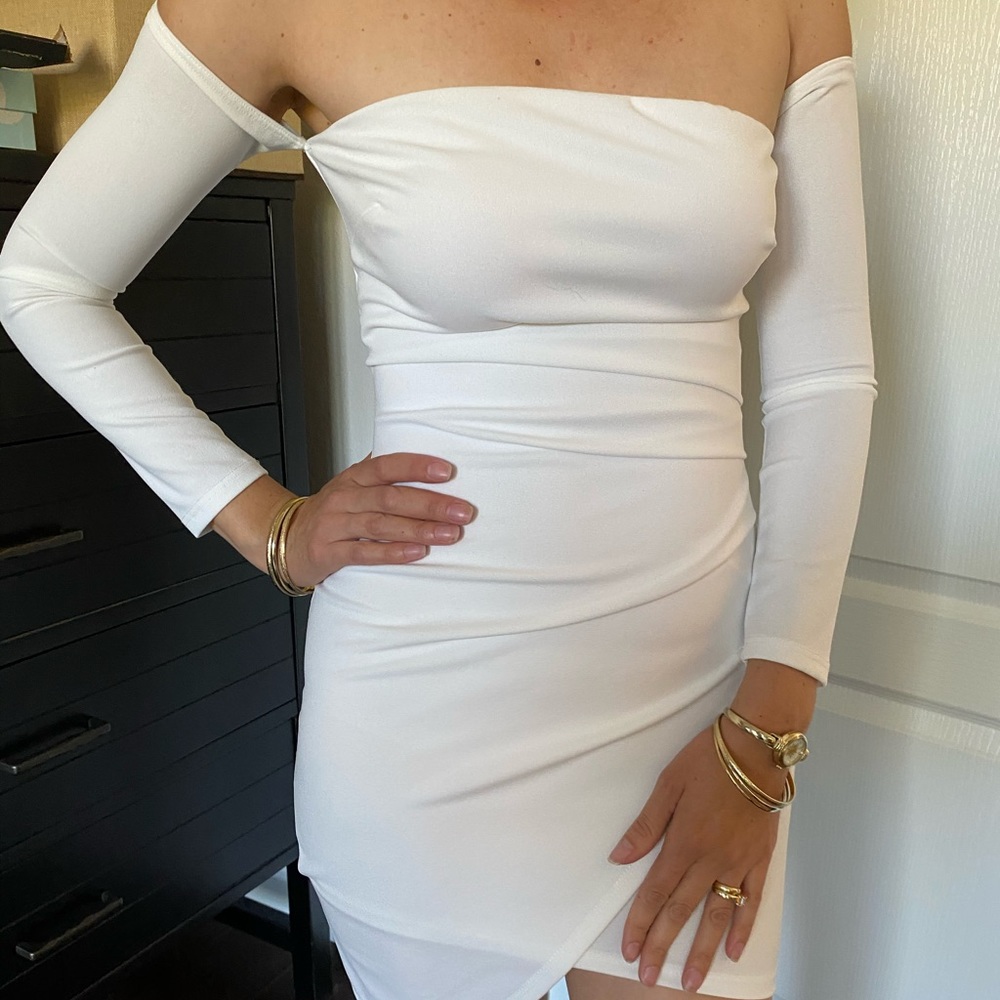 Beautiful white short dress